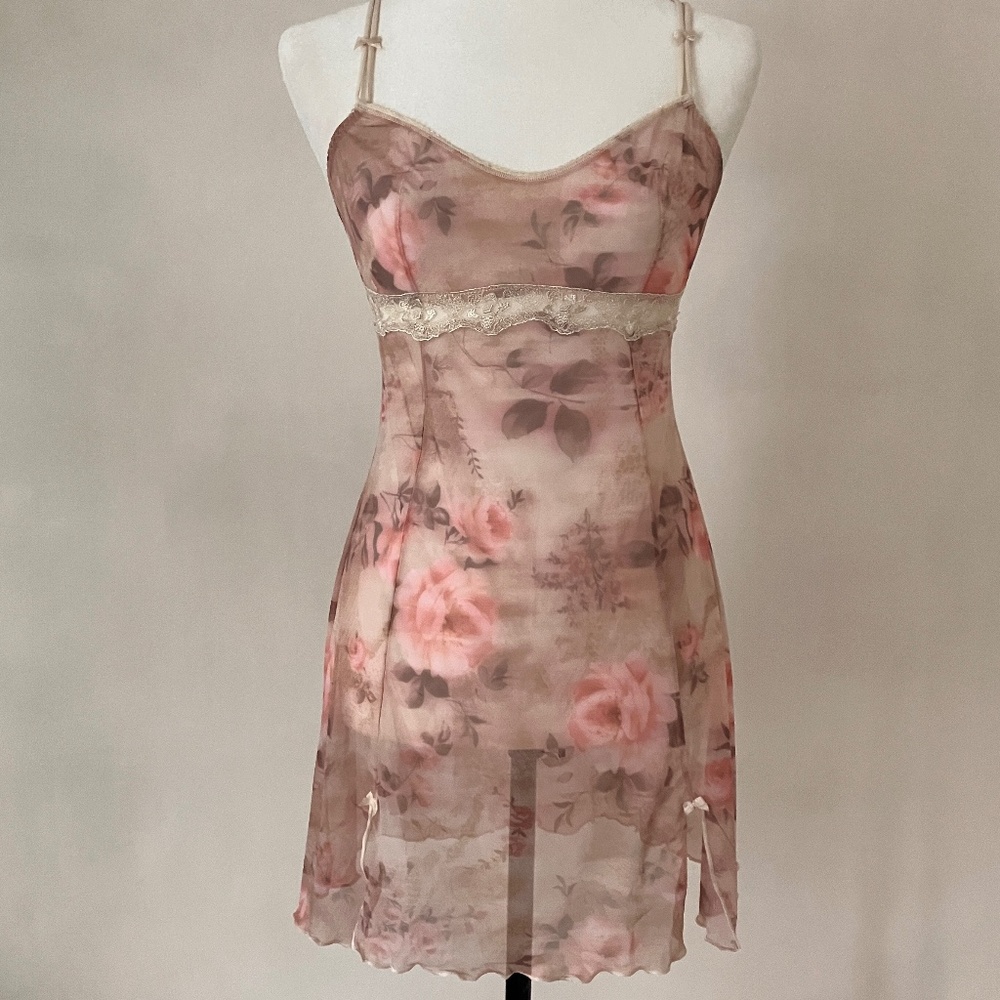 NEW ROSES & LACE LINGERIE - Picture 14 of 15